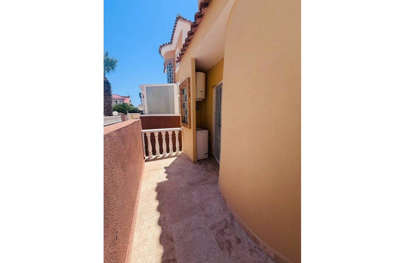 Revente - Villa -
Villamartin - Costa Blanca