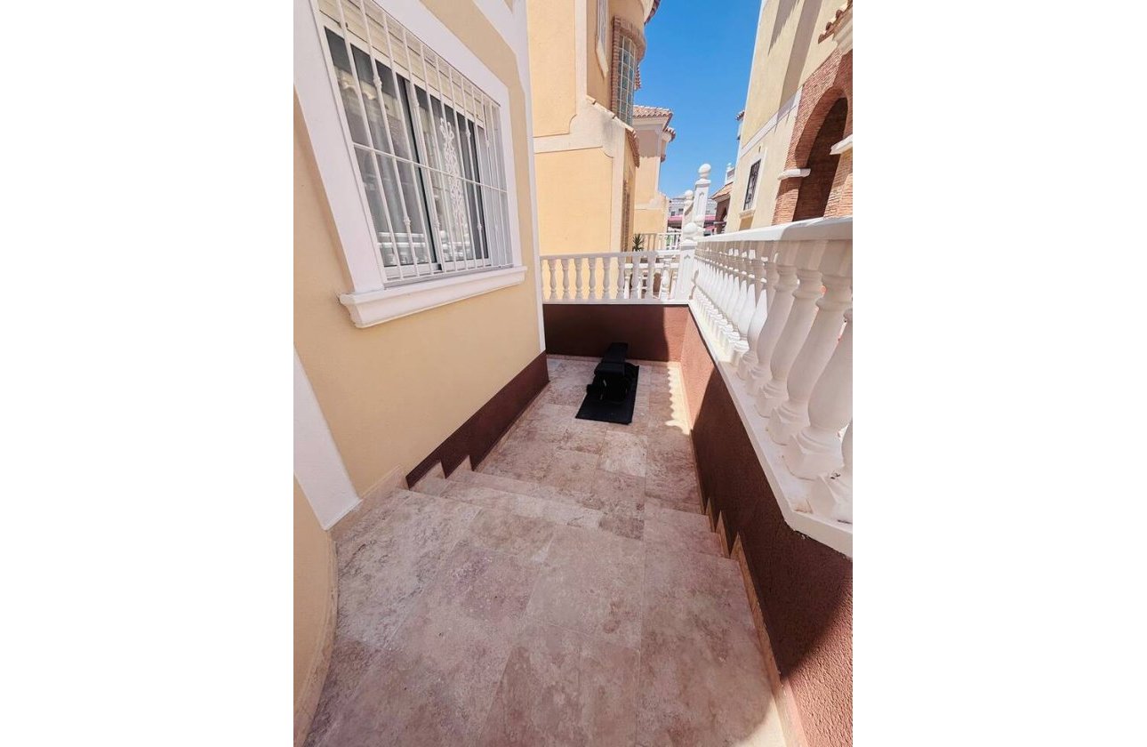 Revente - Villa -
Villamartin - Costa Blanca