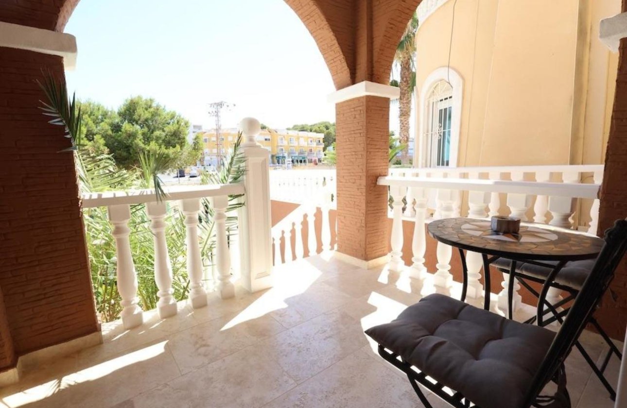 Revente - Villa -
Villamartin - Costa Blanca