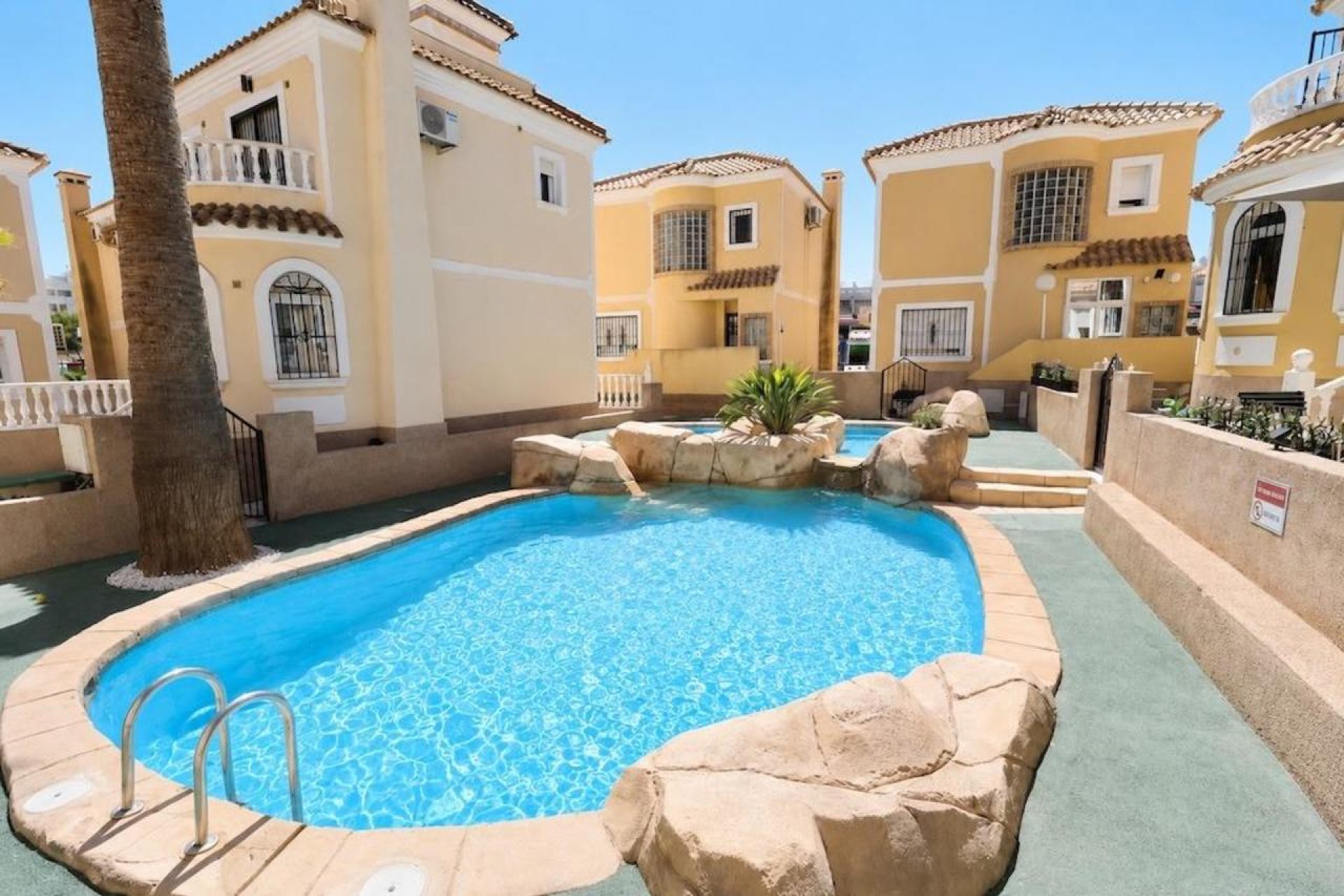 Revente - Villa -
Villamartin - Costa Blanca