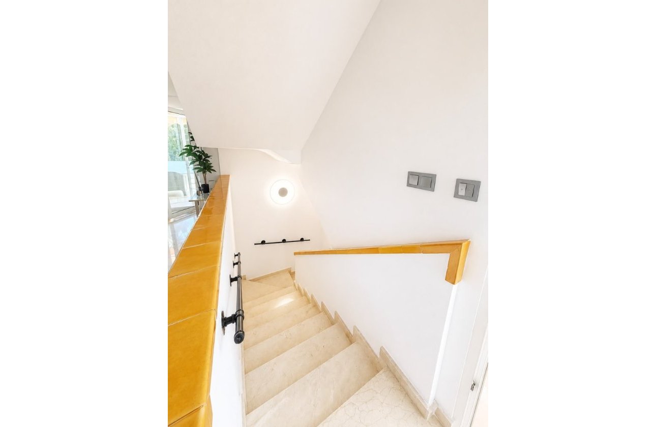 Revente - Villa -
Villamartin - Costa Blanca