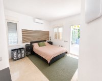 Revente - Villa -
Villamartin - Costa Blanca