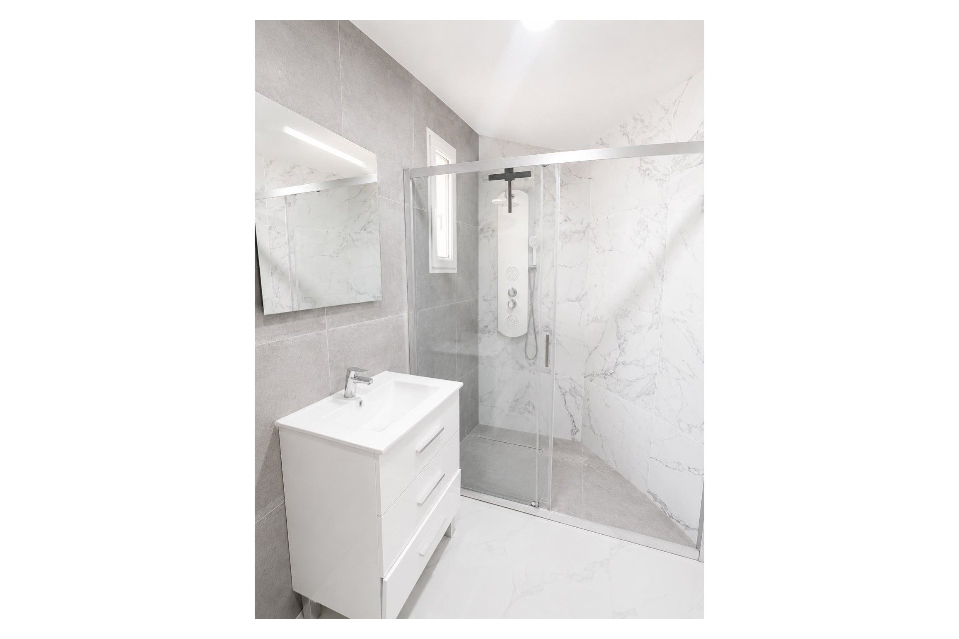 Revente - Villa -
Villamartin - Costa Blanca