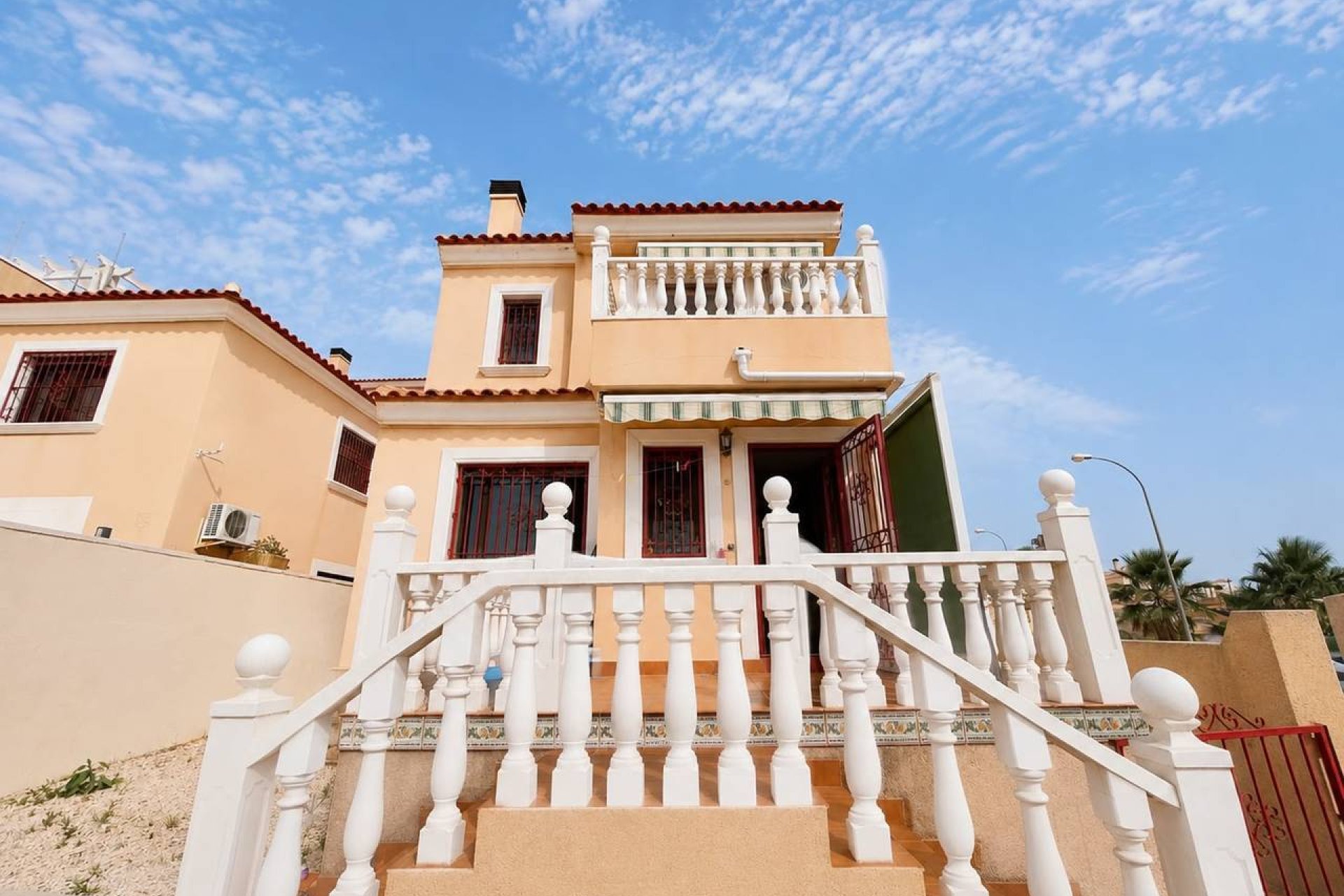 Revente - Villa -
Villamartin - Costa Blanca