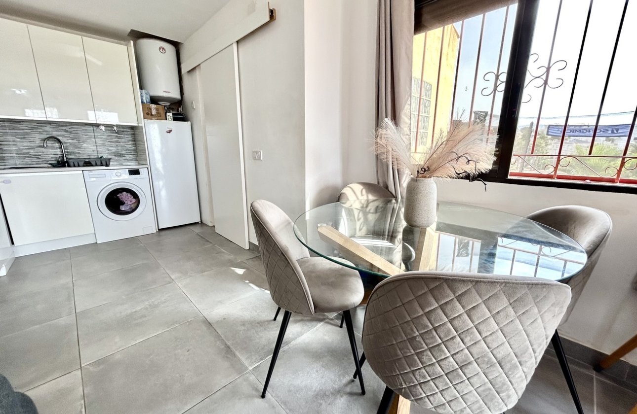 Revente - Villa -
Villamartin - Costa Blanca