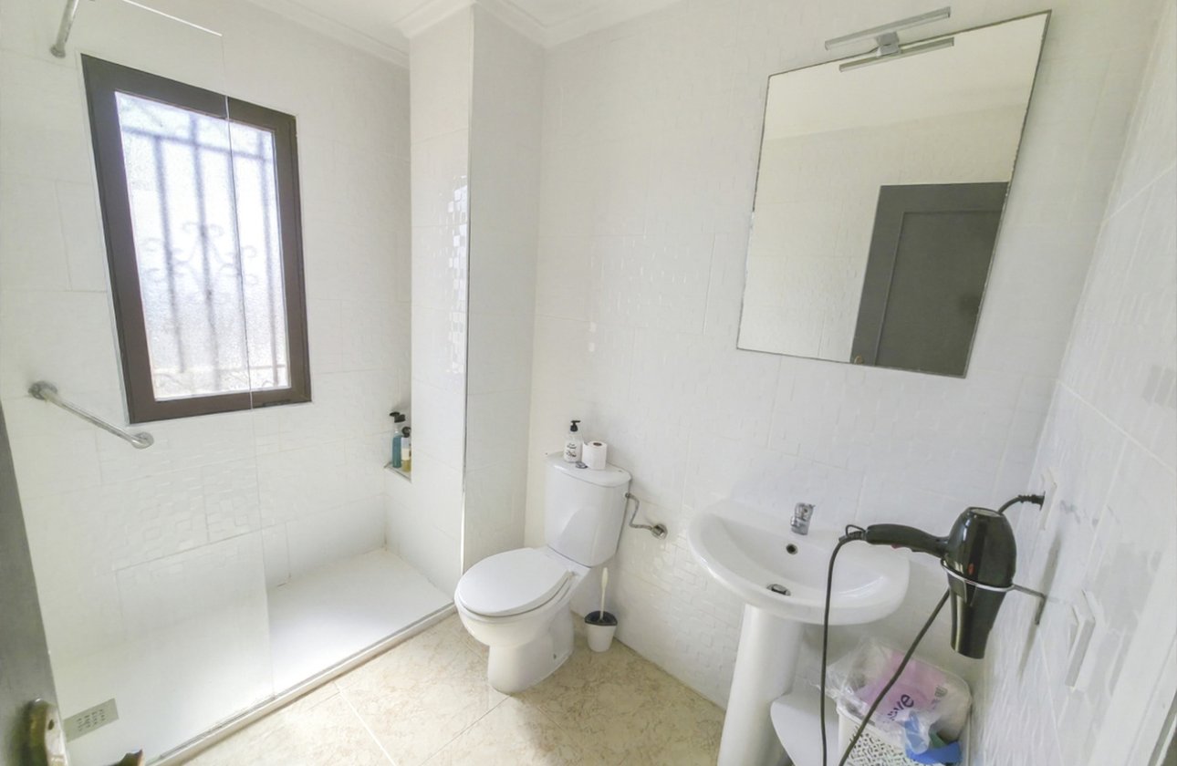 Revente - Villa -
Villamartin - Costa Blanca