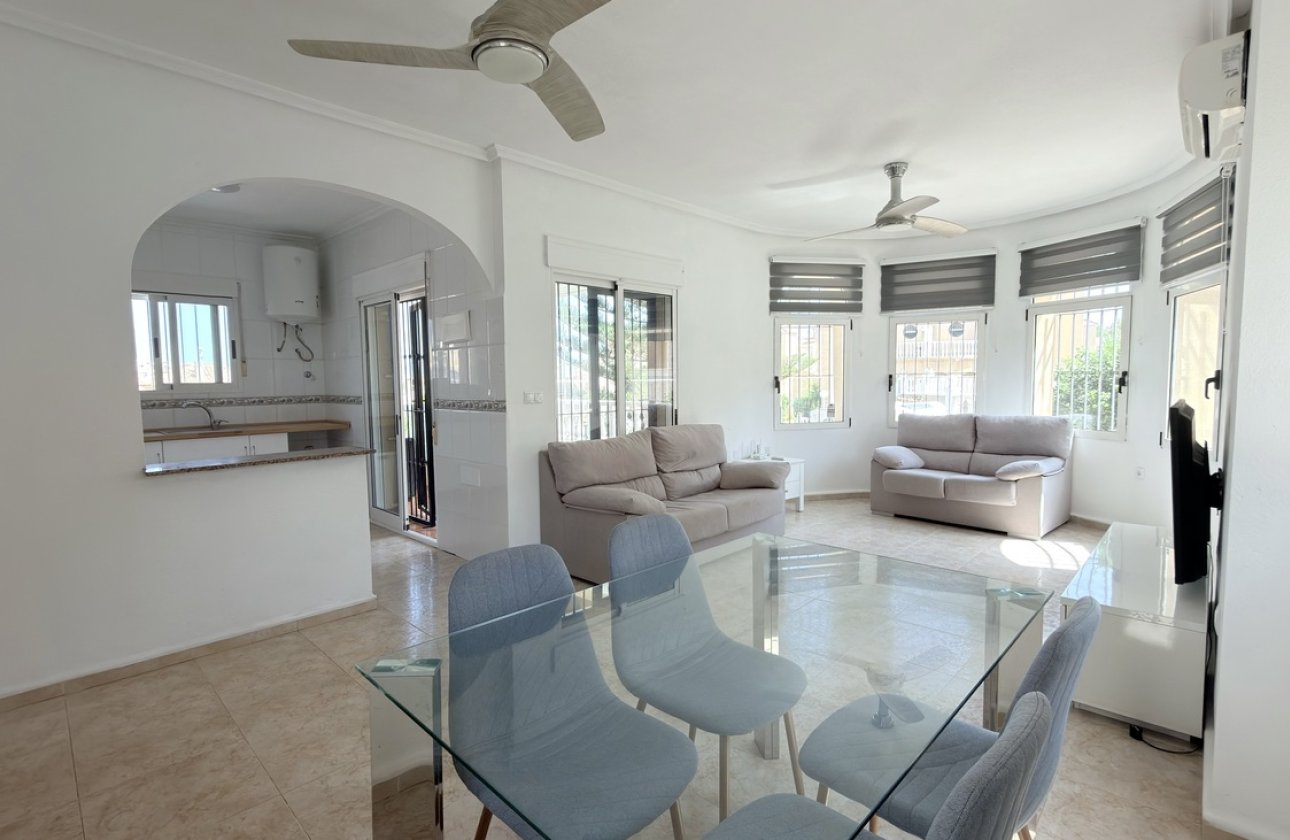 Revente - Villa -
Villamartin - Costa Blanca