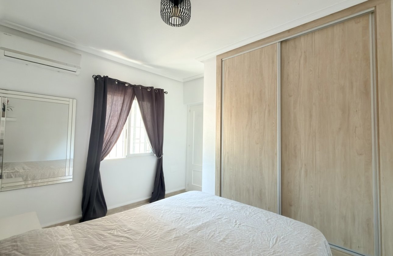 Revente - Villa -
Villamartin - Costa Blanca