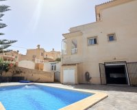 Revente - Villa -
Villamartin - Costa Blanca