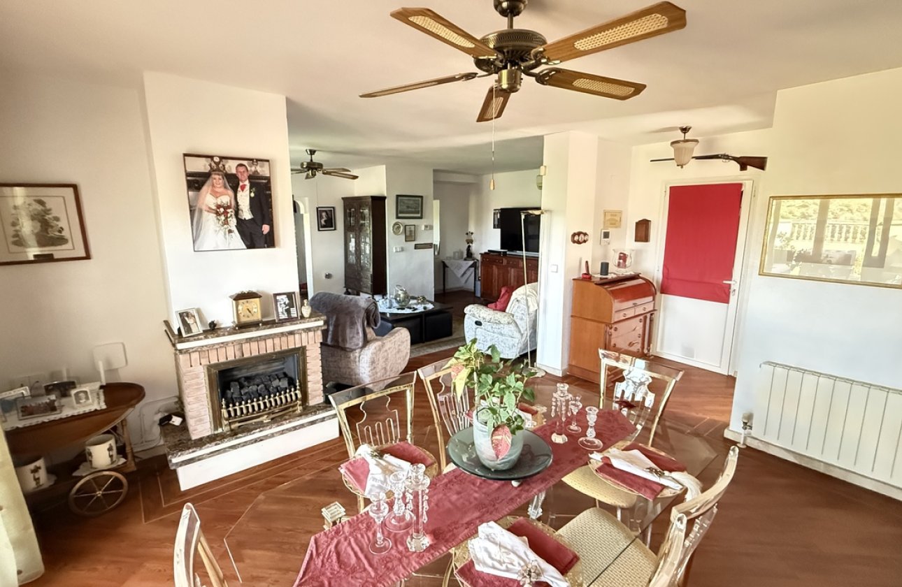 Revente - Villa -
Villamartin - Costa Blanca