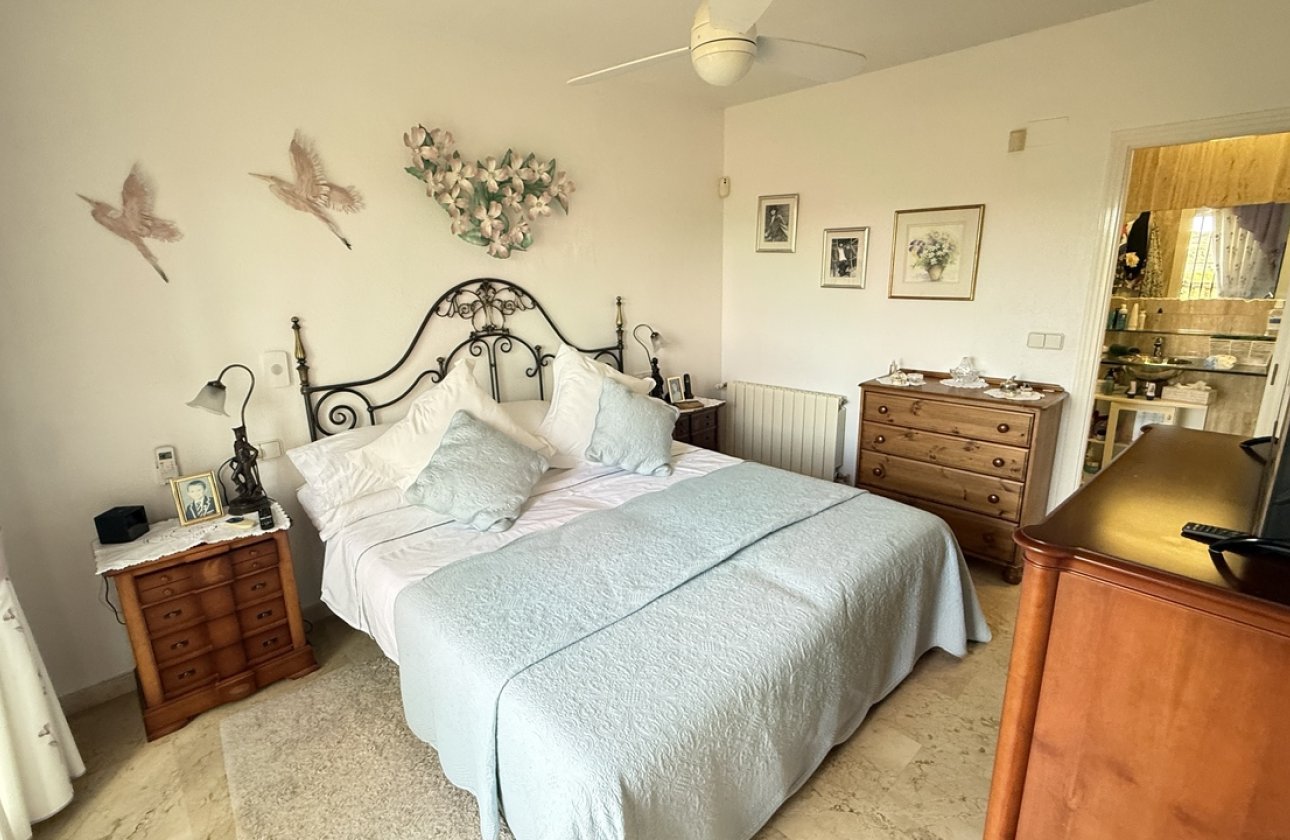 Revente - Villa -
Villamartin - Costa Blanca