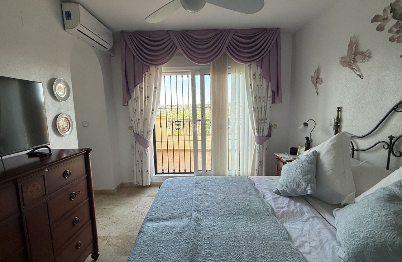 Revente - Villa -
Villamartin - Costa Blanca