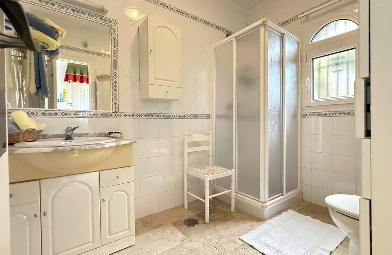 Revente - Villa -
Villamartin - Costa Blanca