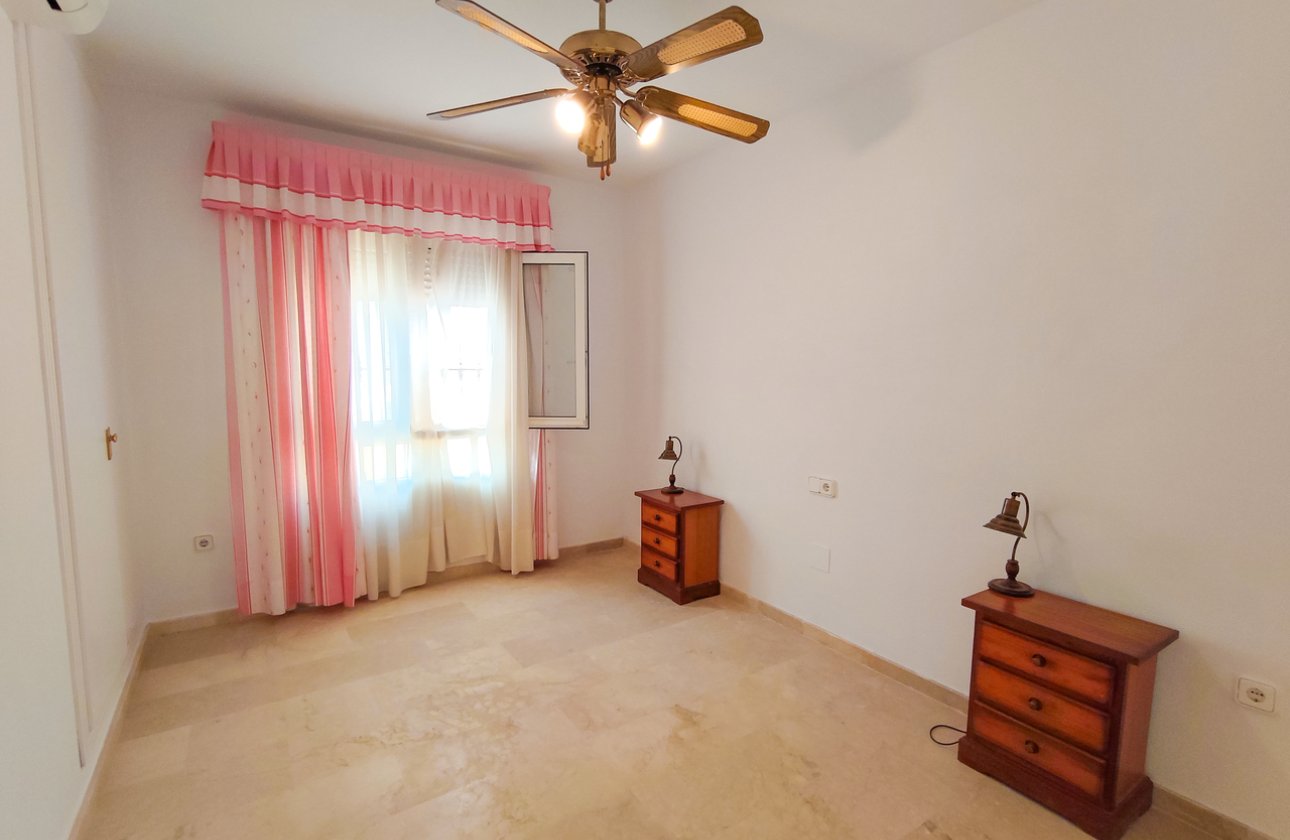 Revente - Villa -
Villamartin - Costa Blanca