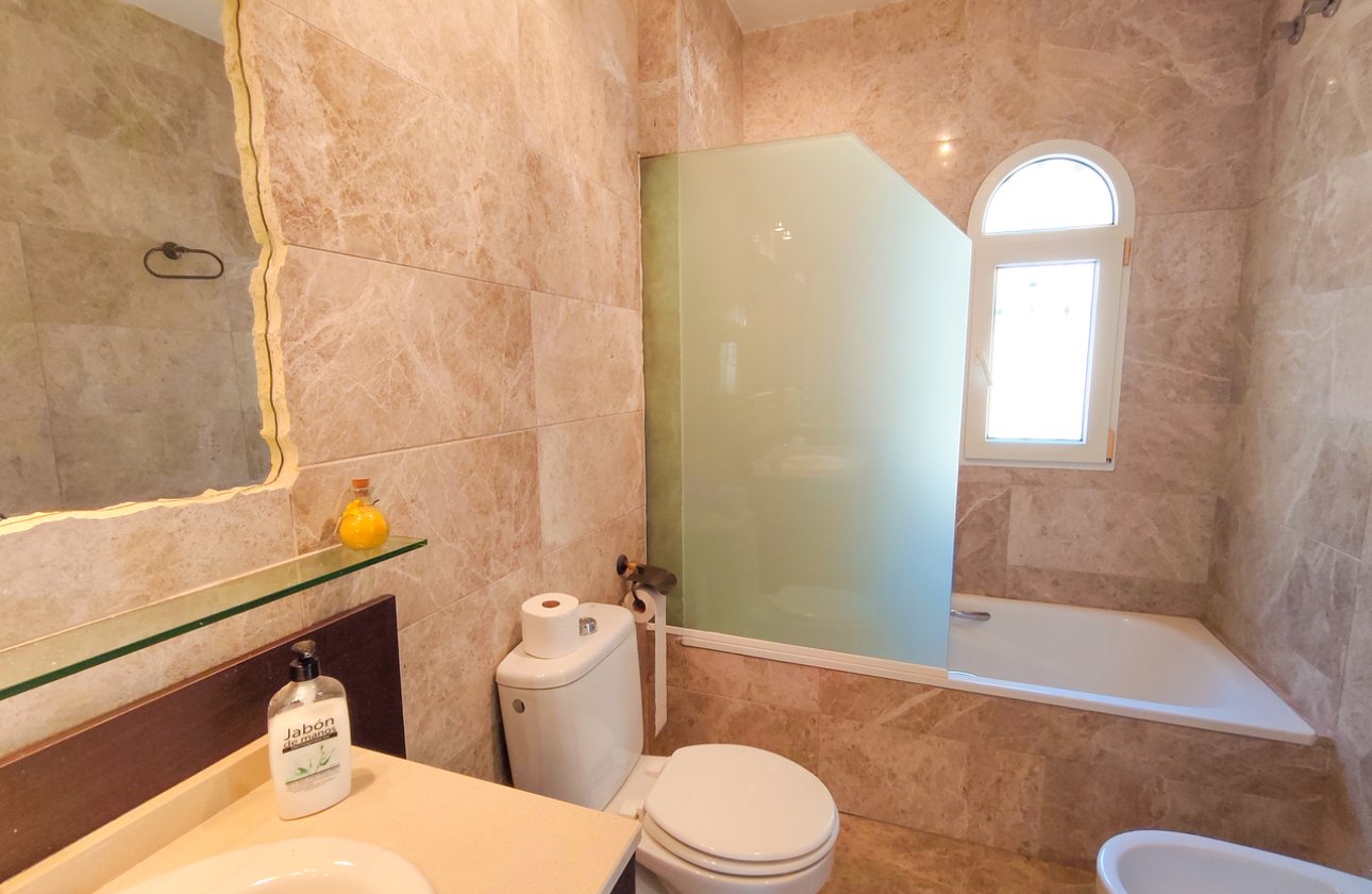 Revente - Villa -
Villamartin - Costa Blanca
