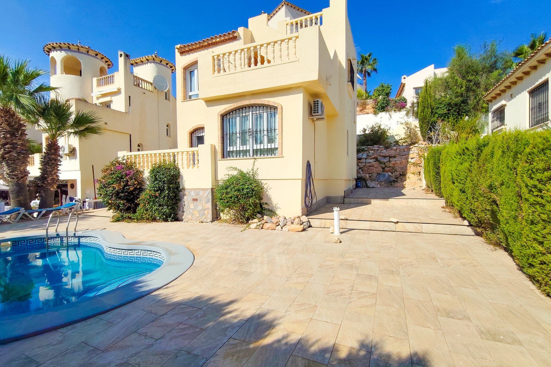 Revente - Villa -
Villamartin - Costa Blanca