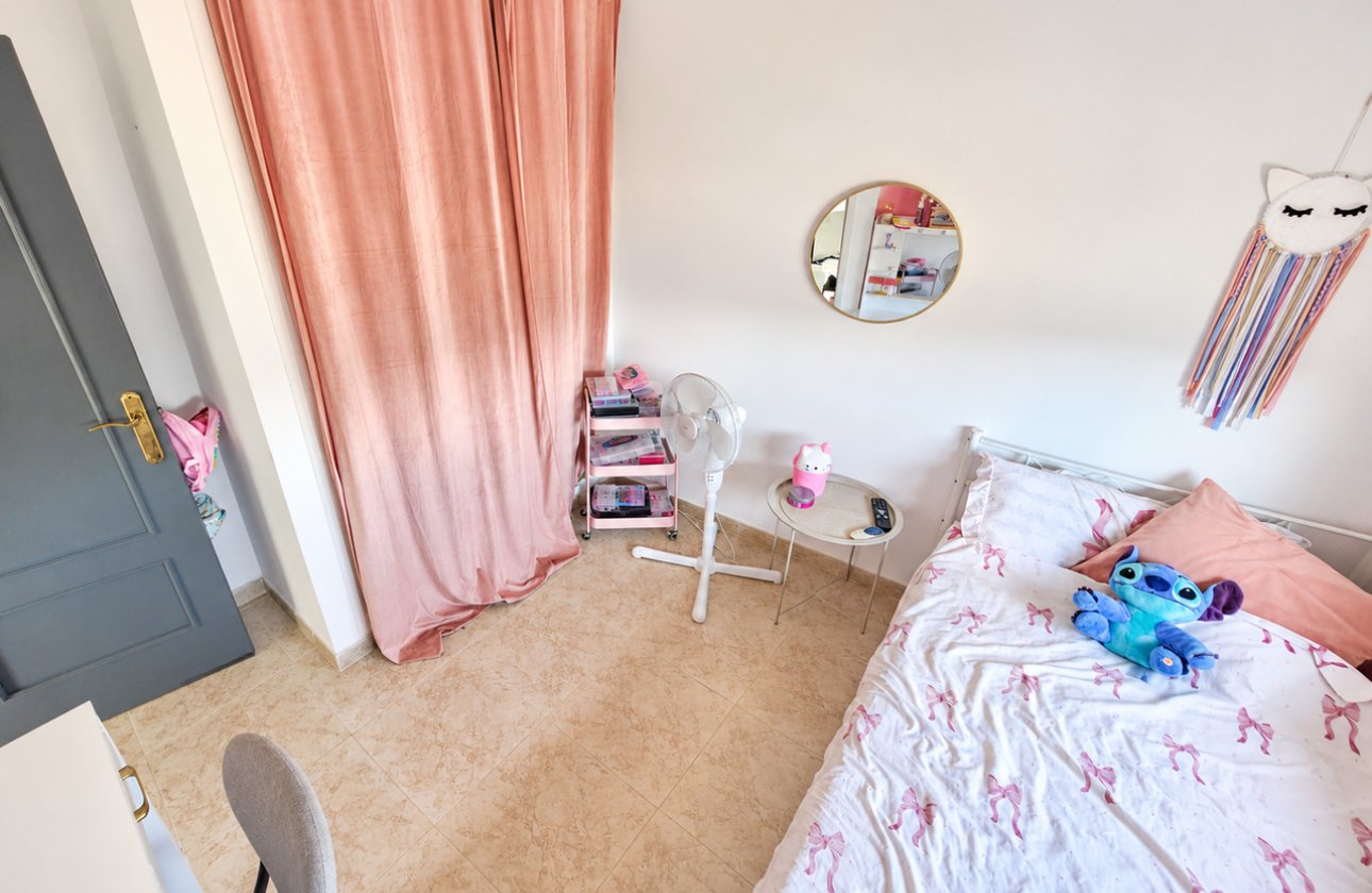 Revente - Villa -
Villamartin - Costa Blanca