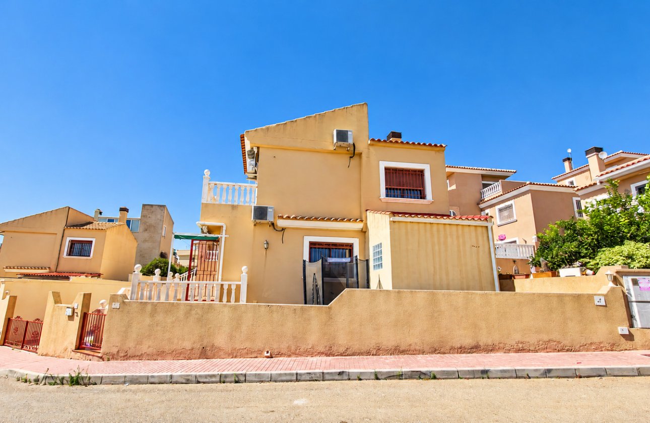 Revente - Villa -
Villamartin - Costa Blanca