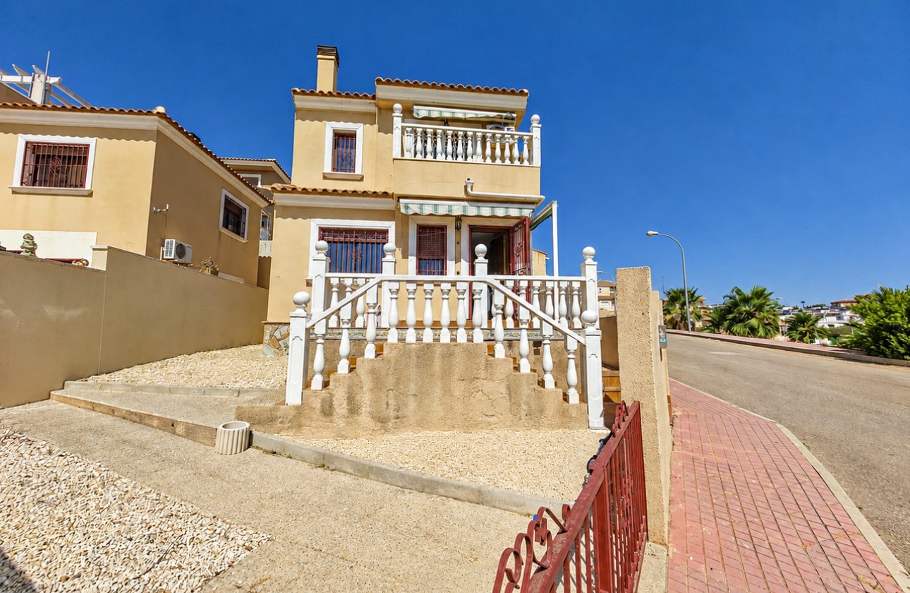 Revente - Villa -
Villamartin - Costa Blanca