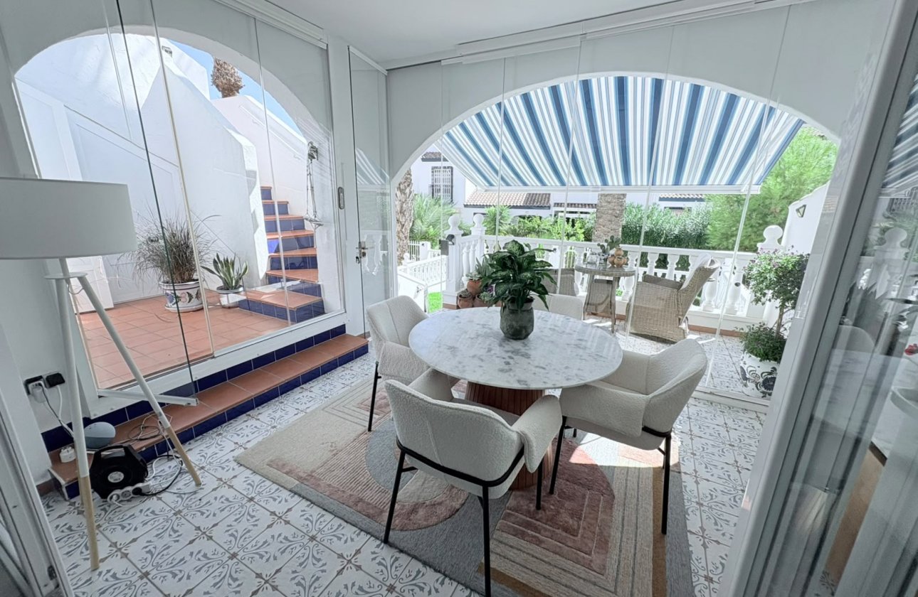 Revente - Villa -
Villamartin - Costa Blanca