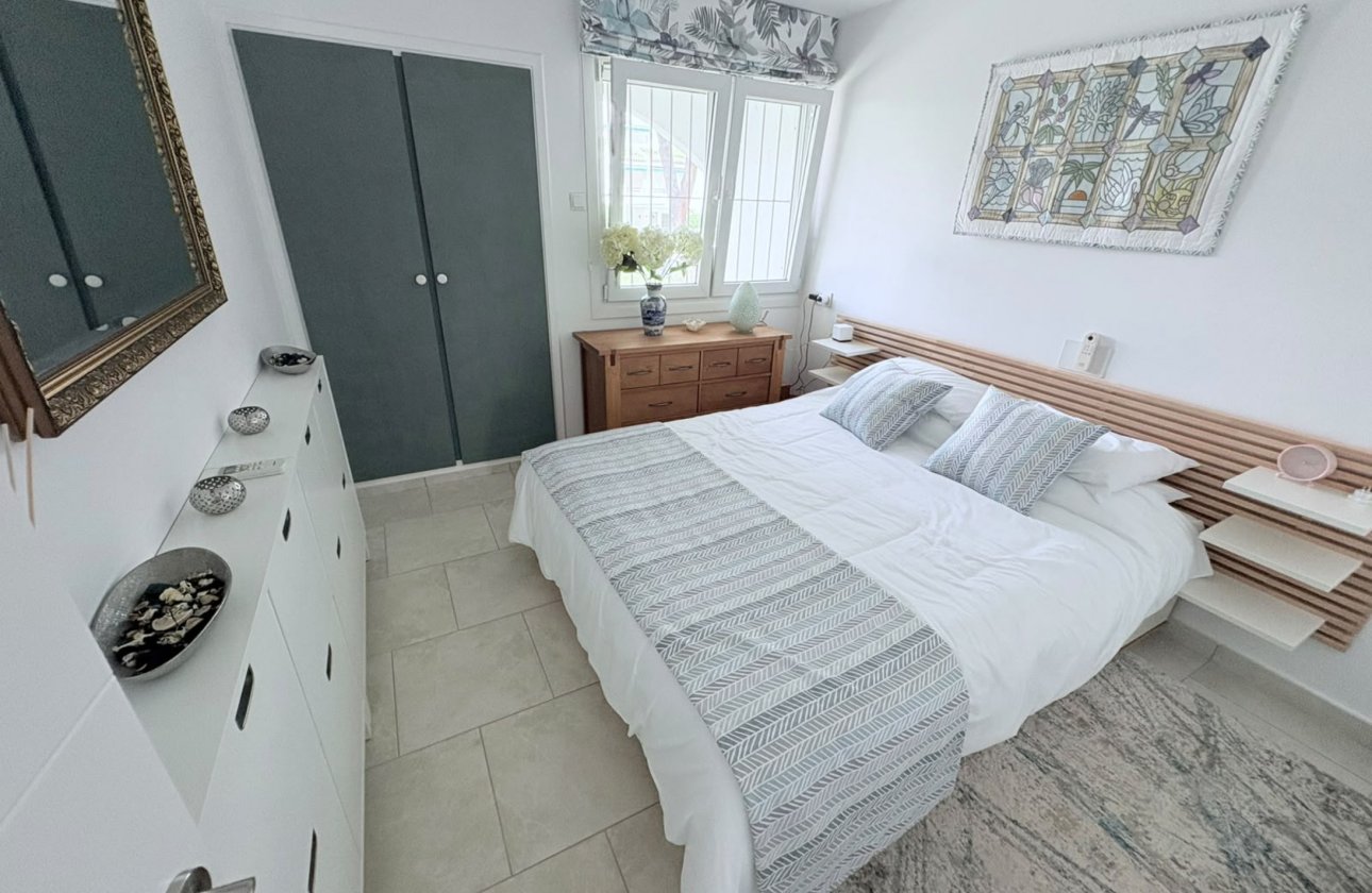 Revente - Villa -
Villamartin - Costa Blanca