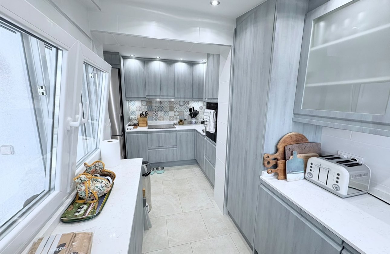Revente - Villa -
Villamartin - Costa Blanca