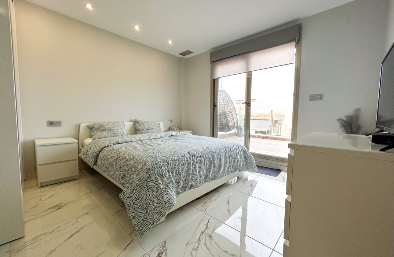 Revente - Villa -
Villamartin - Costa Blanca