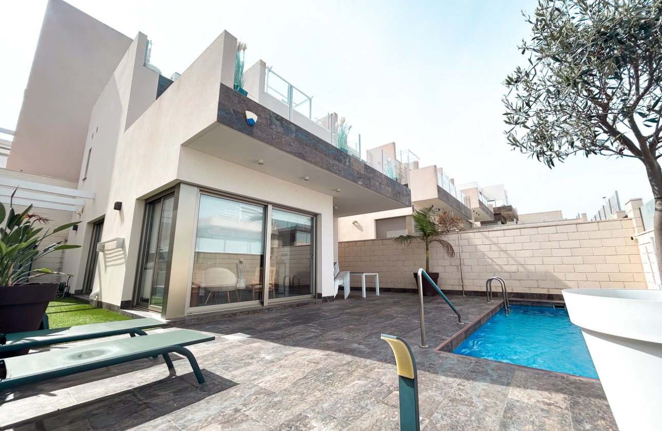 Revente - Villa -
Villamartin - Costa Blanca