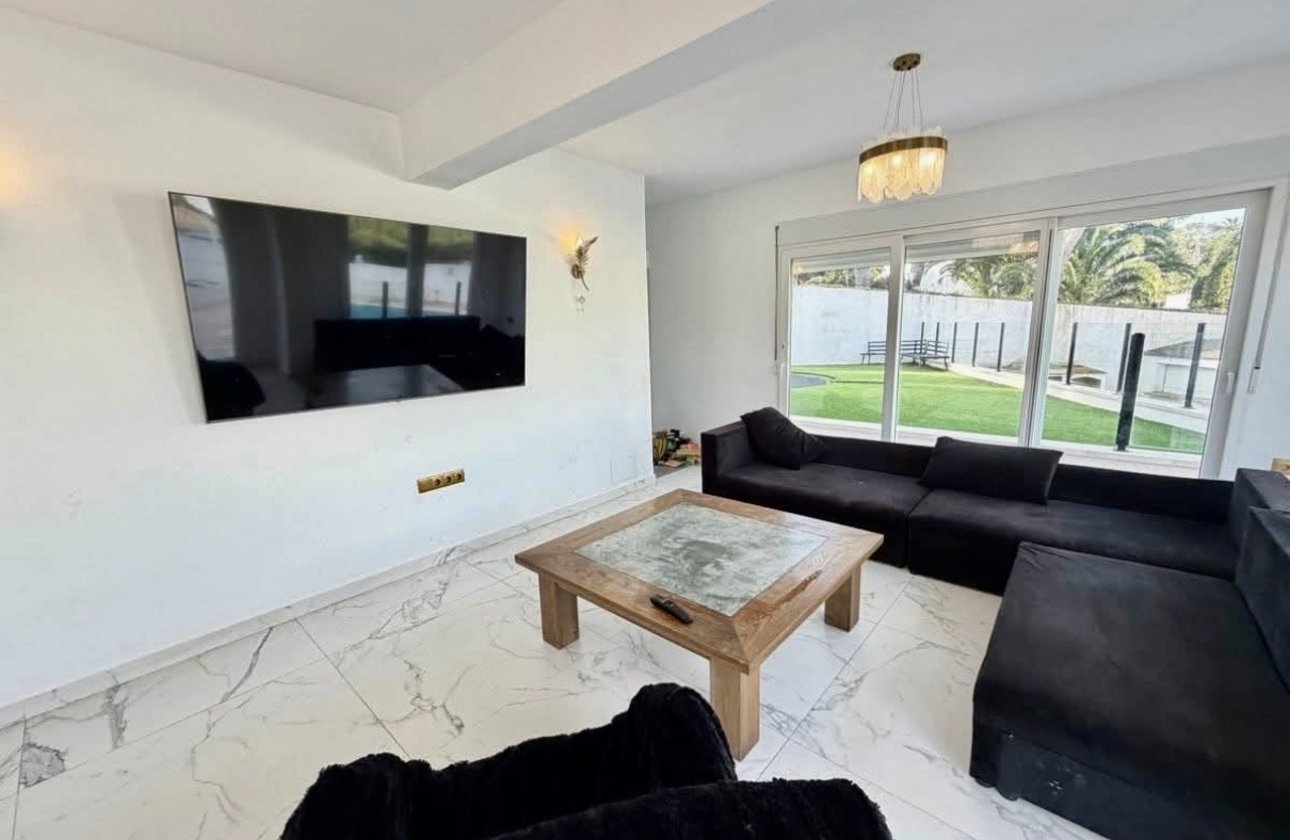 Revente - Villa -
Villamartin - Costa Blanca