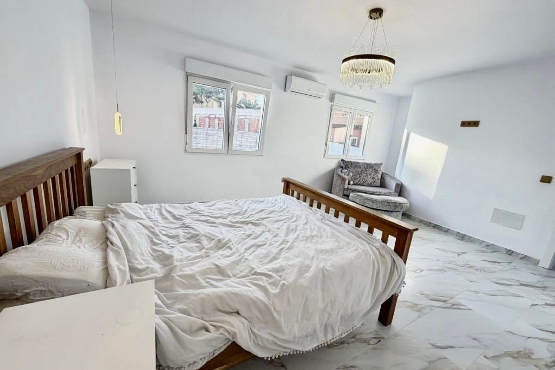 Revente - Villa -
Villamartin - Costa Blanca