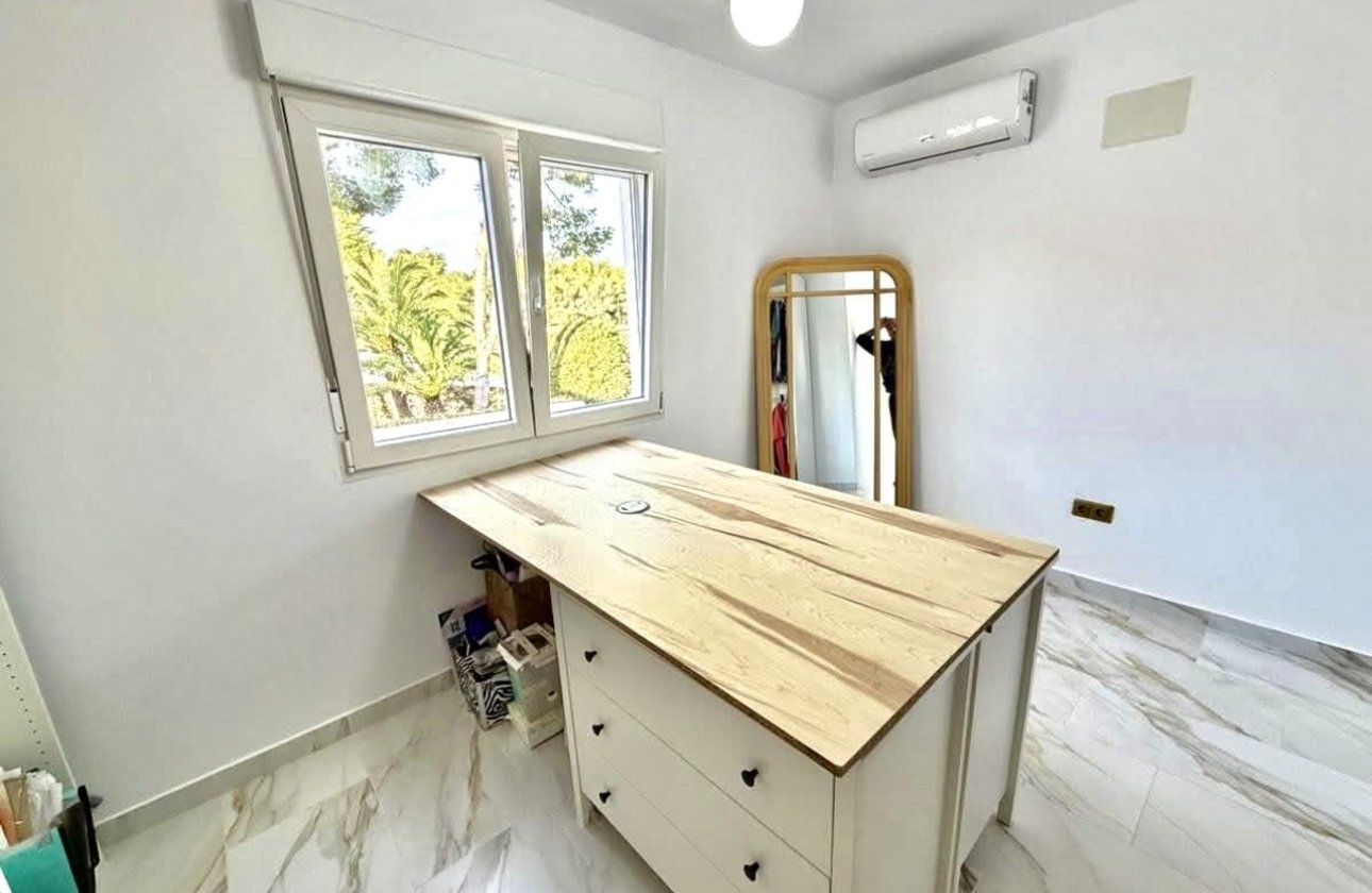 Revente - Villa -
Villamartin - Costa Blanca