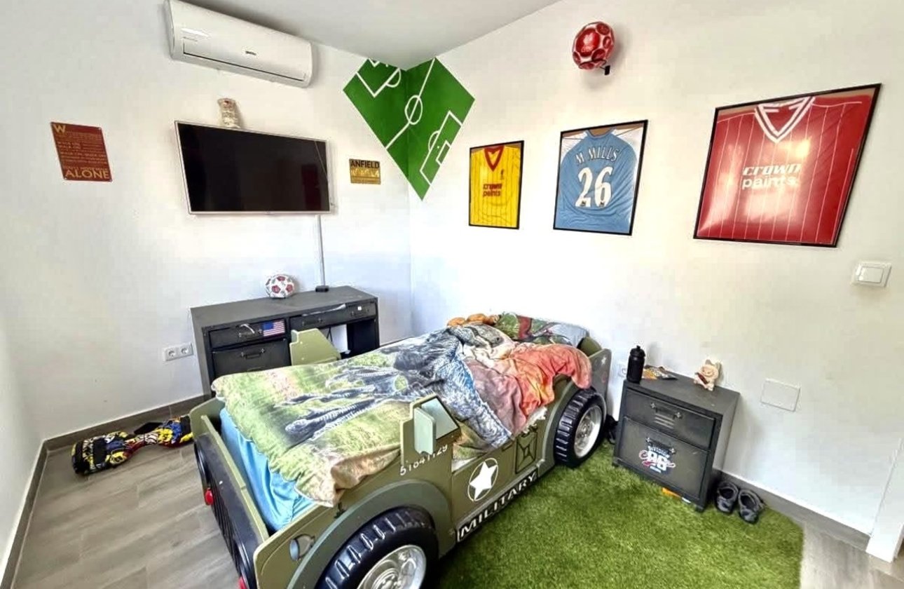Revente - Villa -
Villamartin - Costa Blanca