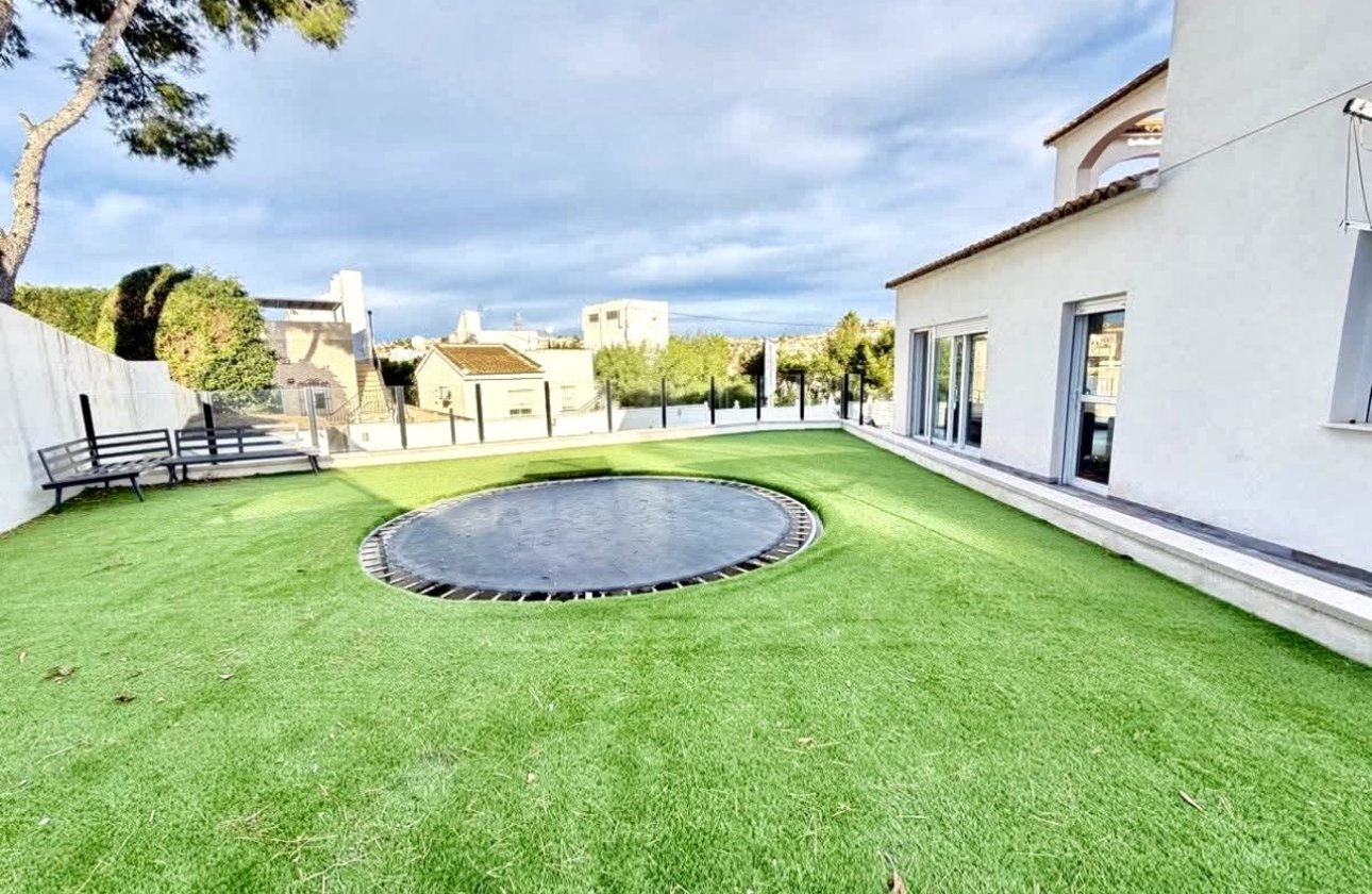 Revente - Villa -
Villamartin - Costa Blanca