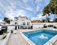 Revente - Villa -
Villamartin - Costa Blanca