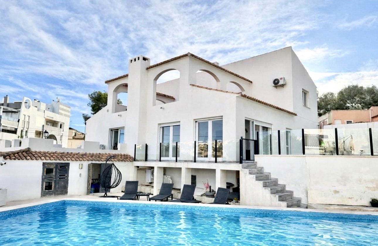 Revente - Villa -
Villamartin - Costa Blanca