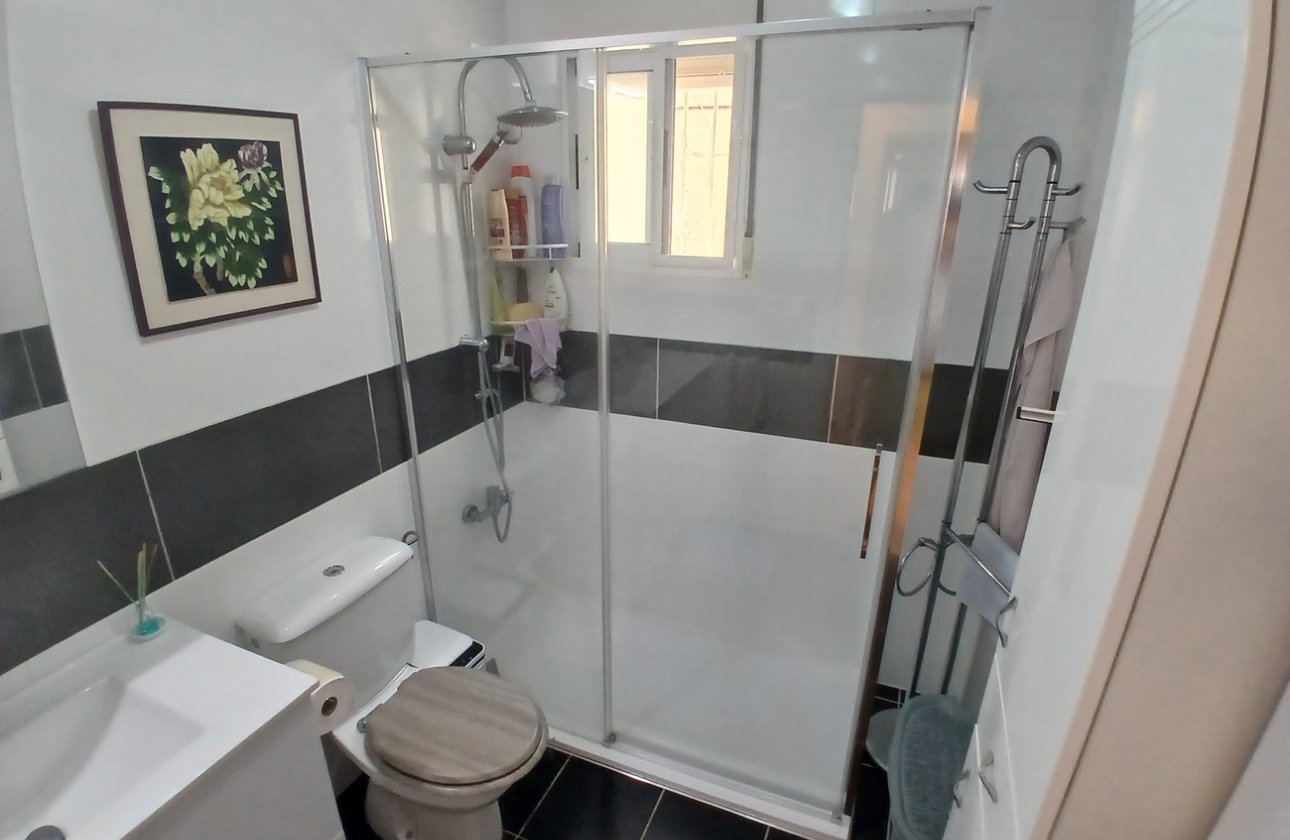 Revente - Villa -
Villamartin - Costa Blanca