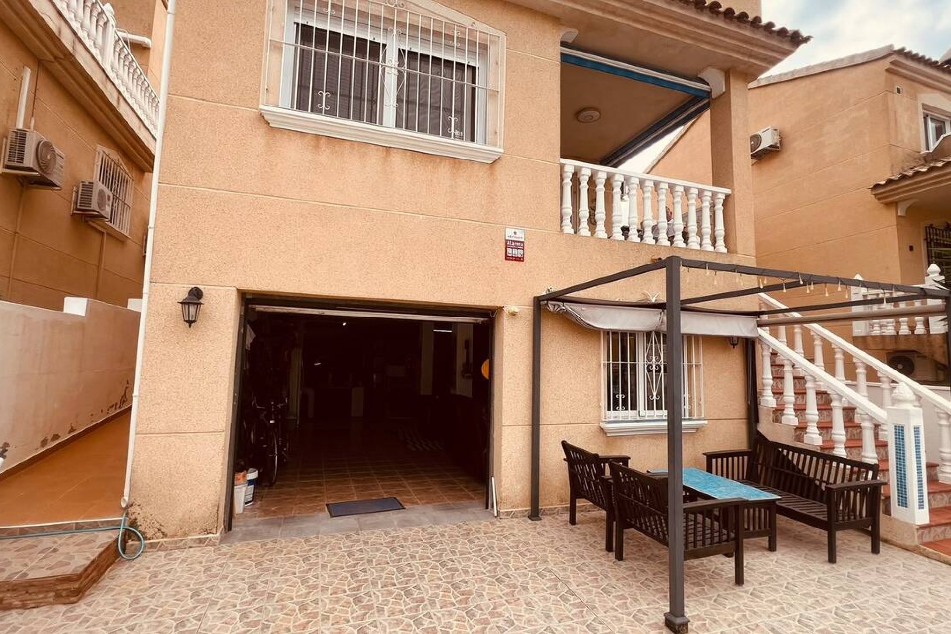 Revente - Villa -
Villamartin - Costa Blanca