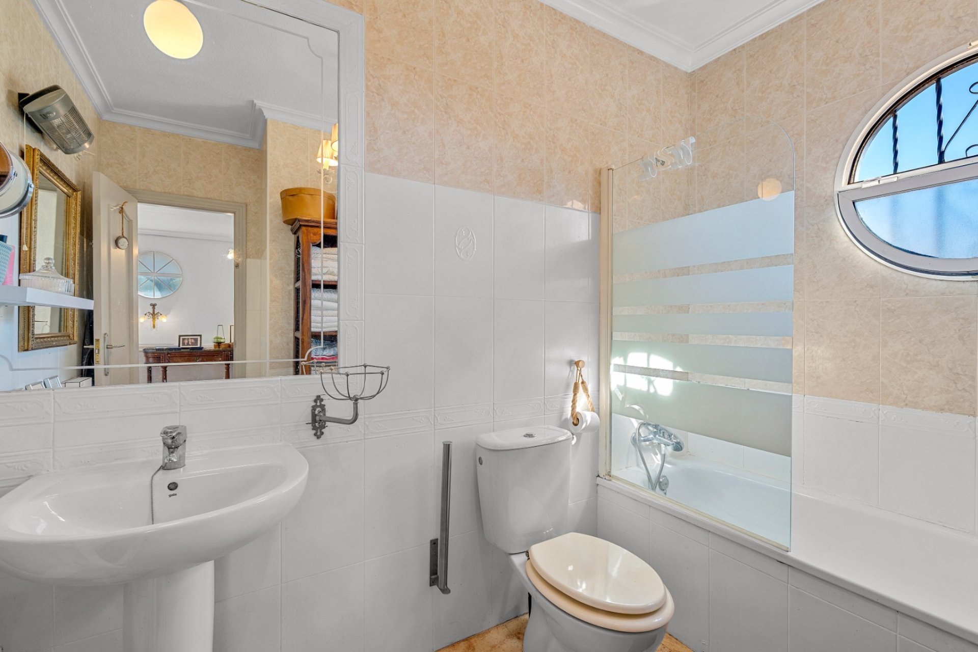 Revente - Villa -
Villamartin - Costa Blanca