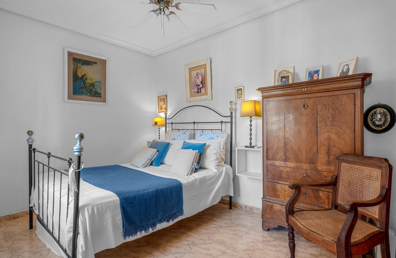 Revente - Villa -
Villamartin - Costa Blanca