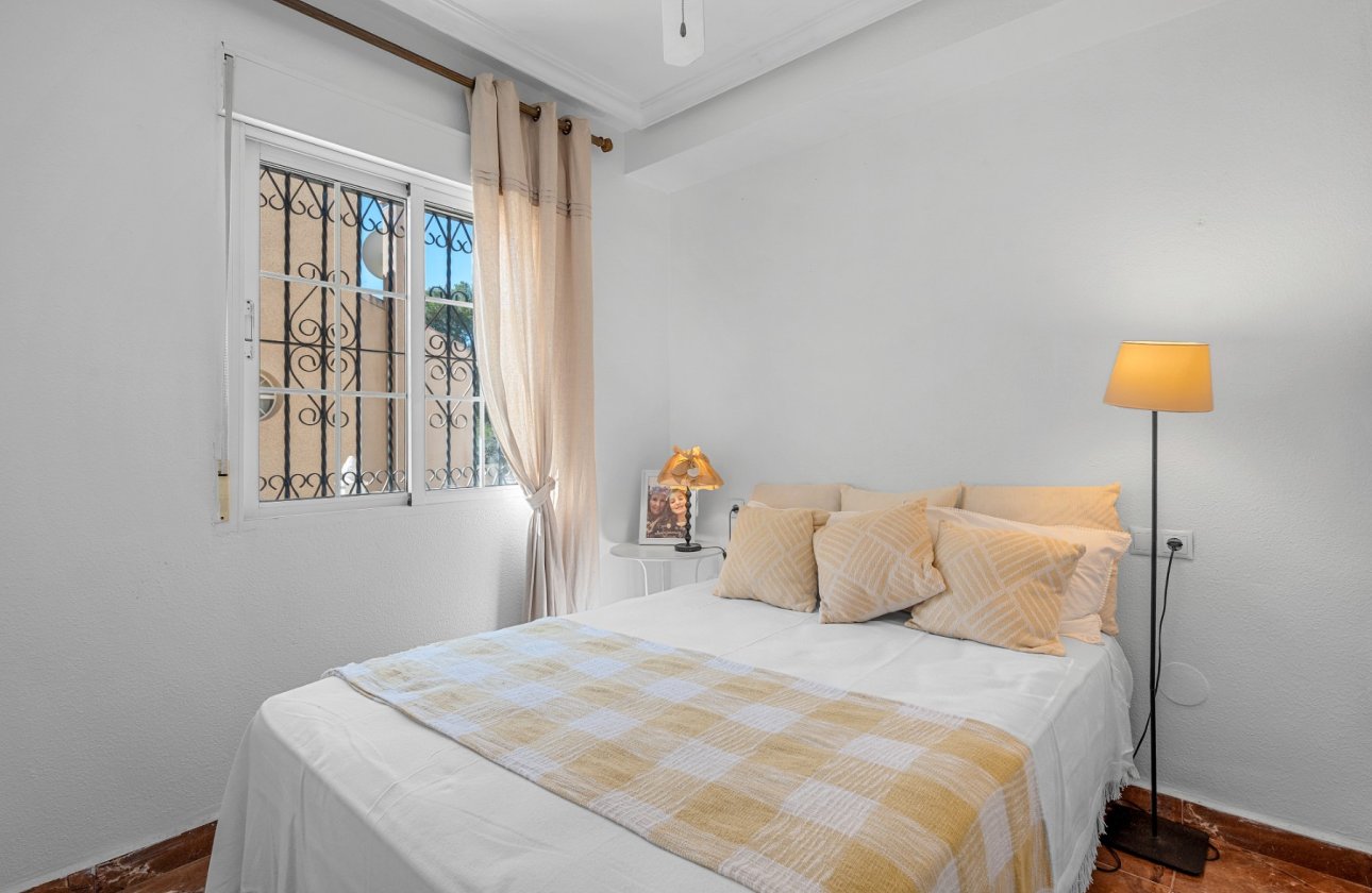 Revente - Villa -
Villamartin - Costa Blanca