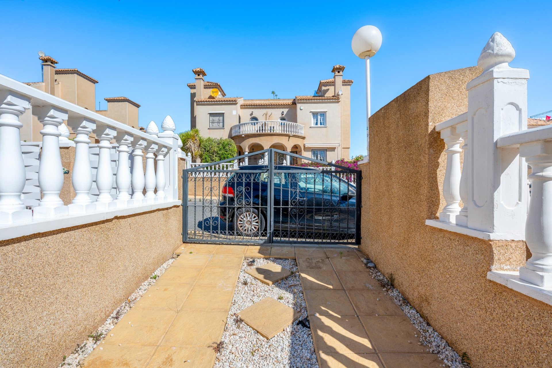 Revente - Villa -
Villamartin - Costa Blanca