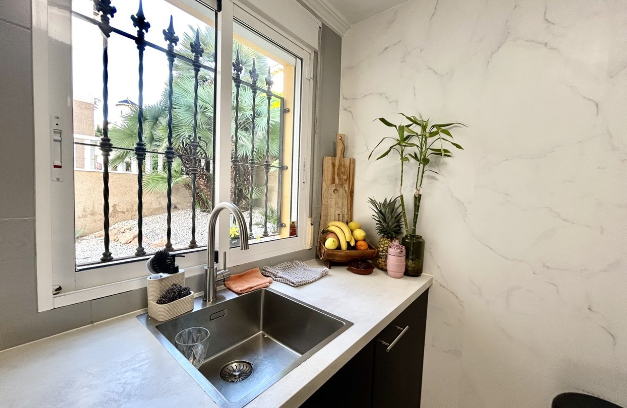 Revente - Villa -
Villamartin - Costa Blanca