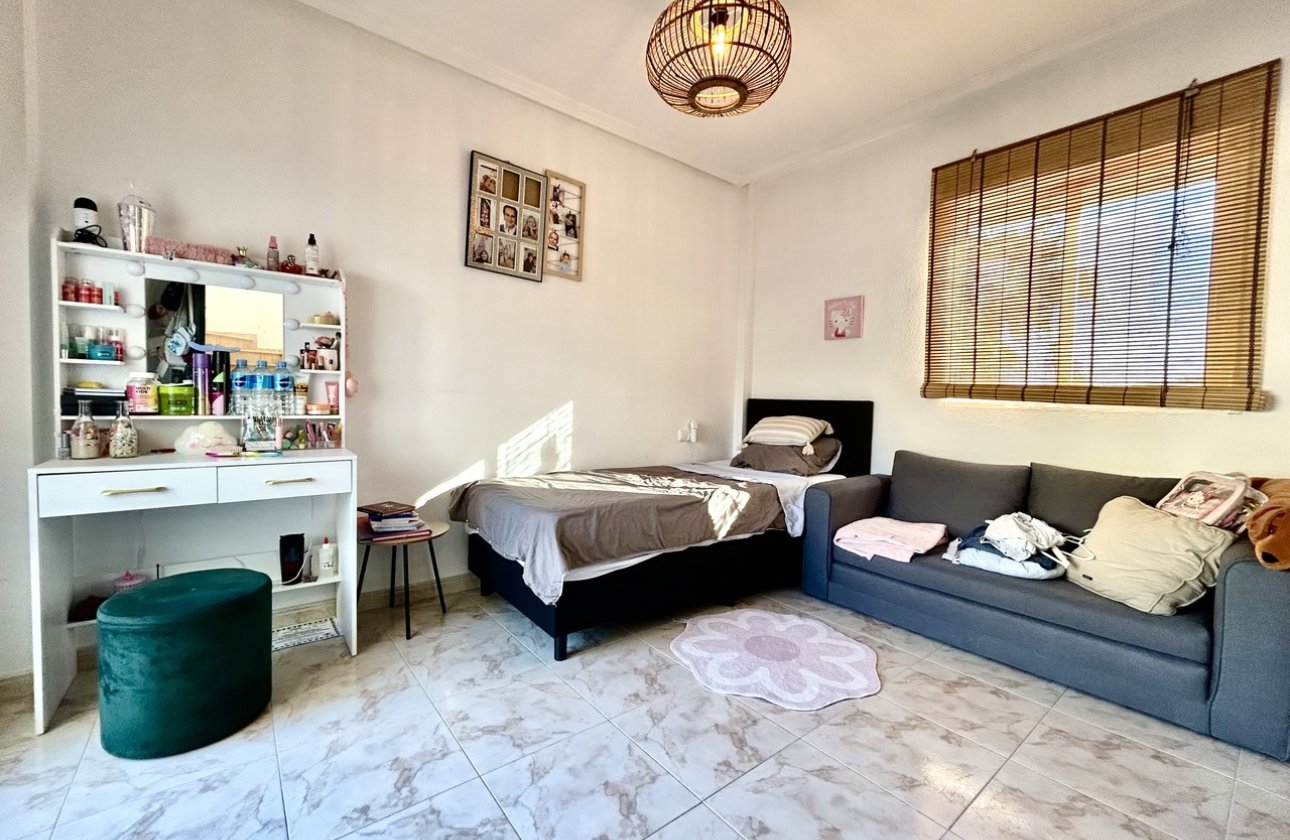 Revente - Villa -
Villamartin - Costa Blanca