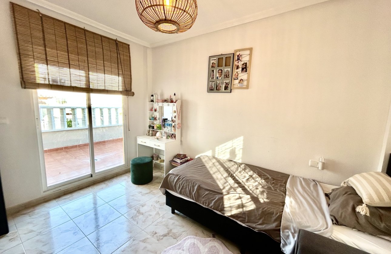 Revente - Villa -
Villamartin - Costa Blanca