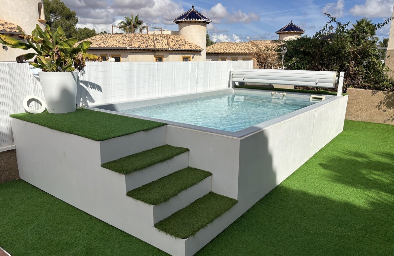 Revente - Villa -
Villamartin - Costa Blanca