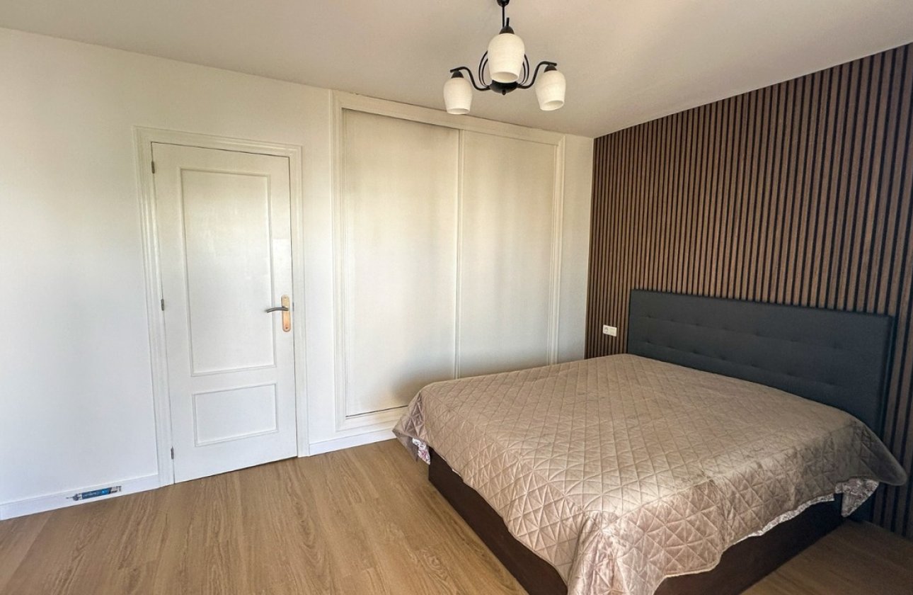 Revente - Villa -
Villamartin - Costa Blanca