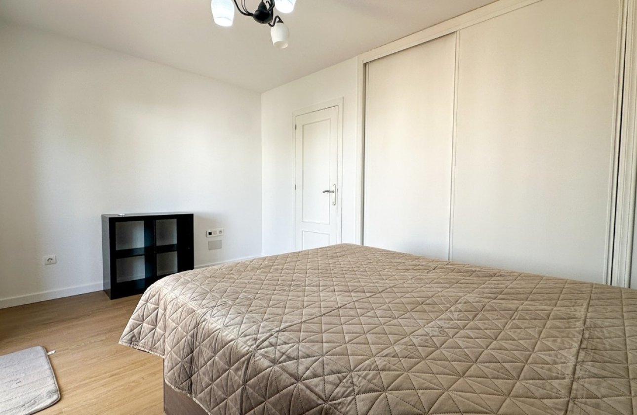 Revente - Villa -
Villamartin - Costa Blanca