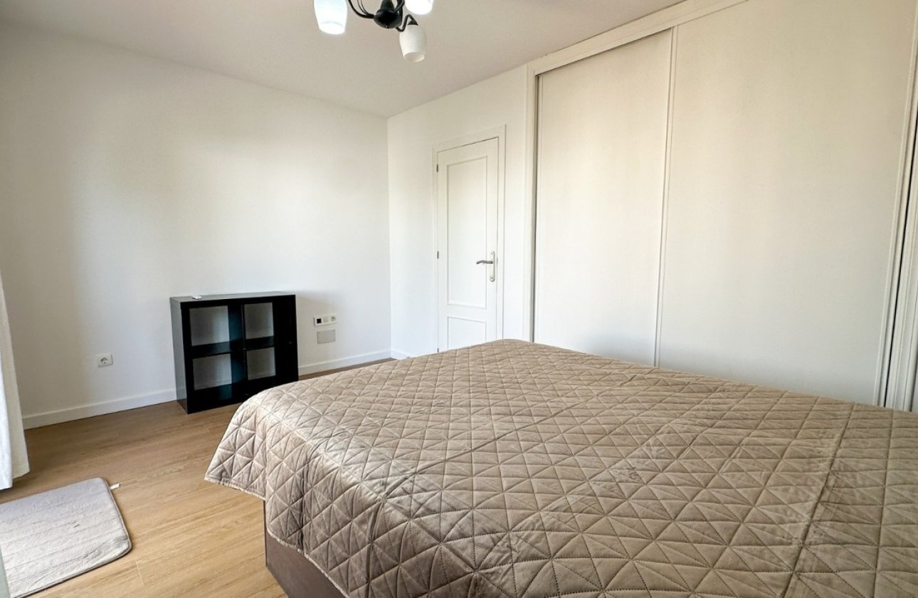 Revente - Villa -
Villamartin - Costa Blanca