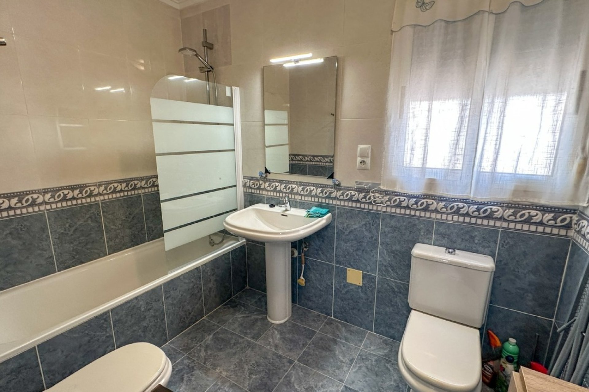 Revente - Villa -
Villamartin - Costa Blanca