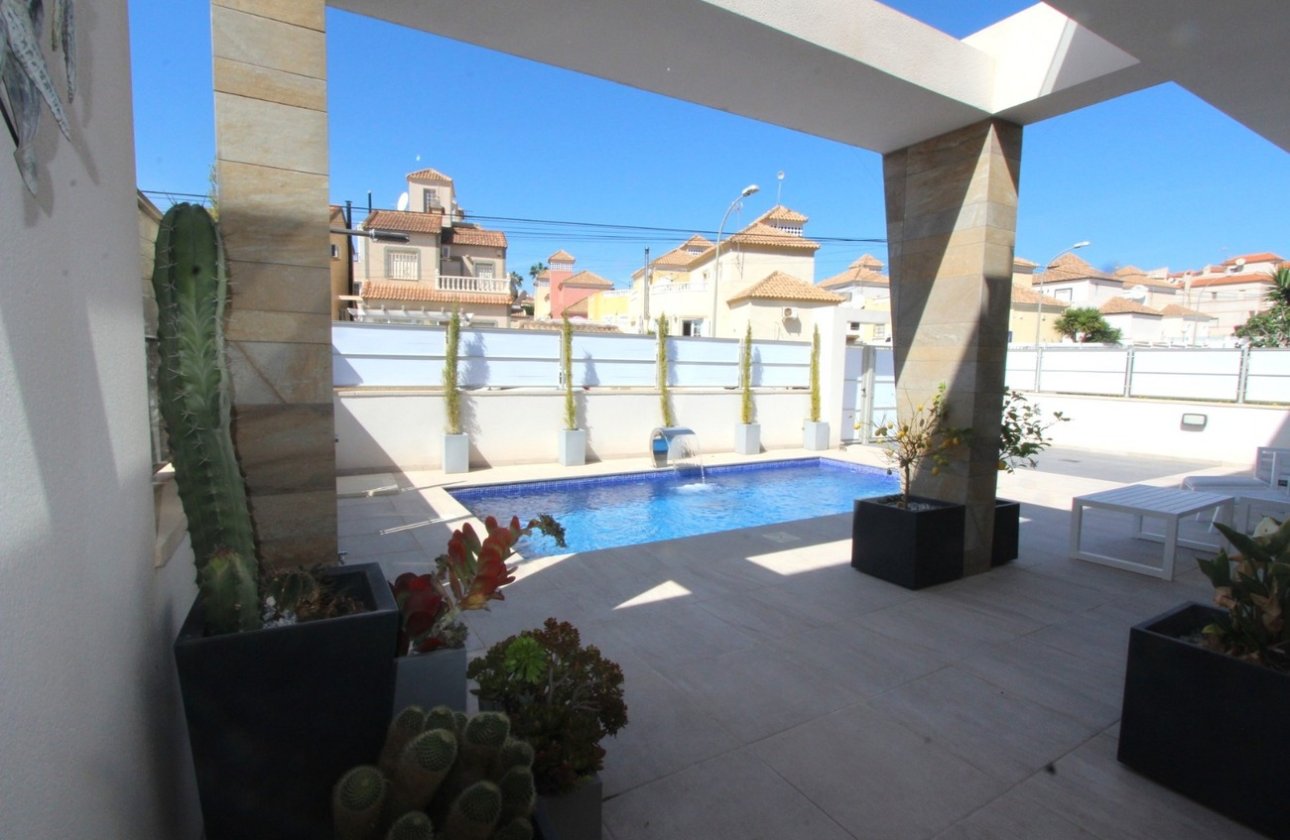 Revente - Villa -
Villamartin - El Galan